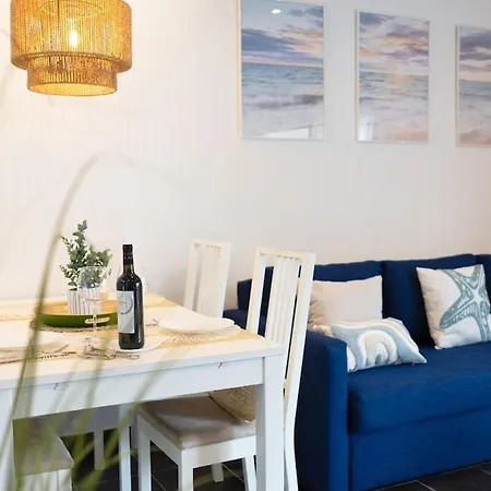 Seahomes Vacations - Beachside With Pool * Lloret de Mar