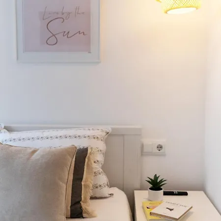 아파트 Seahomes Vacations - Beachside With Pool 료렛 드 마르