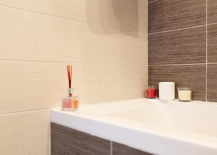 Seahomes Vacations - Beachside With Pool Apartamento Lloret de Mar