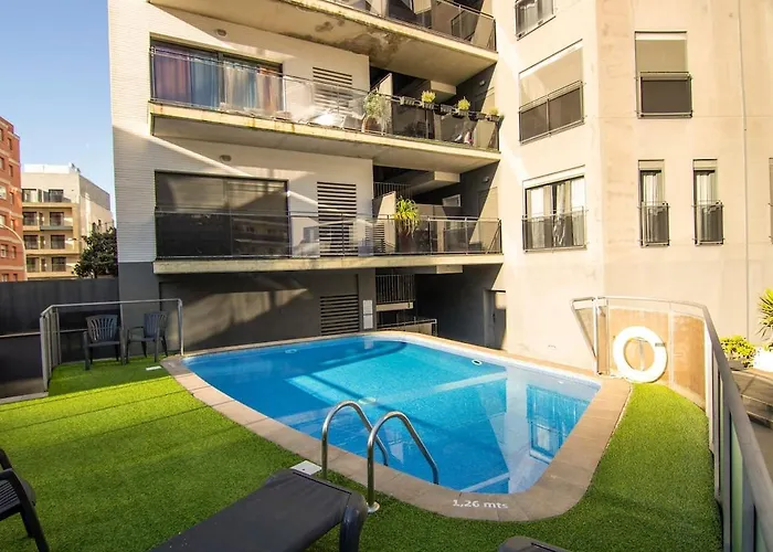 Seahomes Vacations - Beachside With Pool *