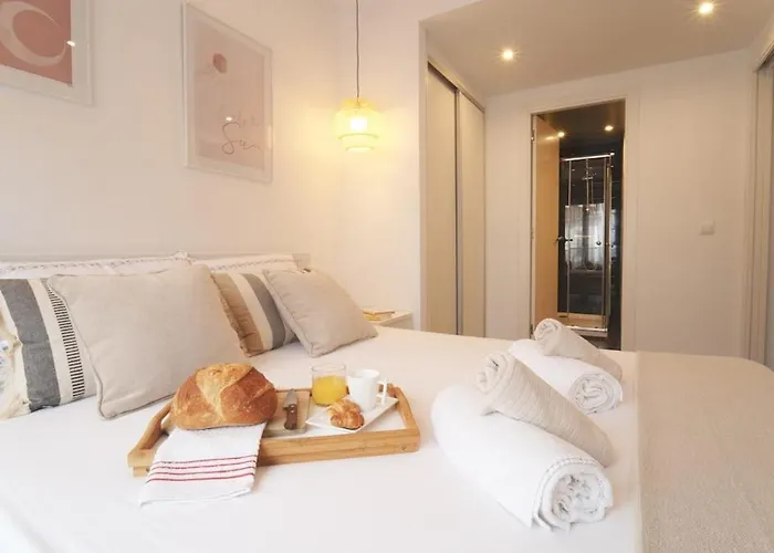 شقة Seahomes Vacations - Beachside With Pool