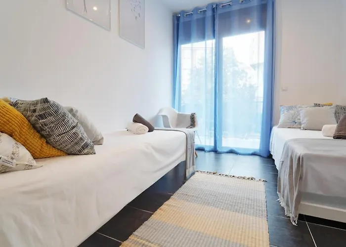 Seahomes Vacations - Beachside With Pool شقة