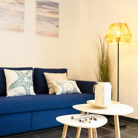 Seahomes Vacations - Beachside With Pool Apartment
