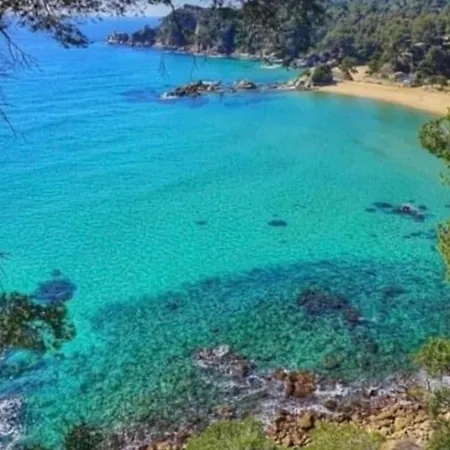 Seahomes Vacations - Beachside With Pool Apartamento Lloret de Mar